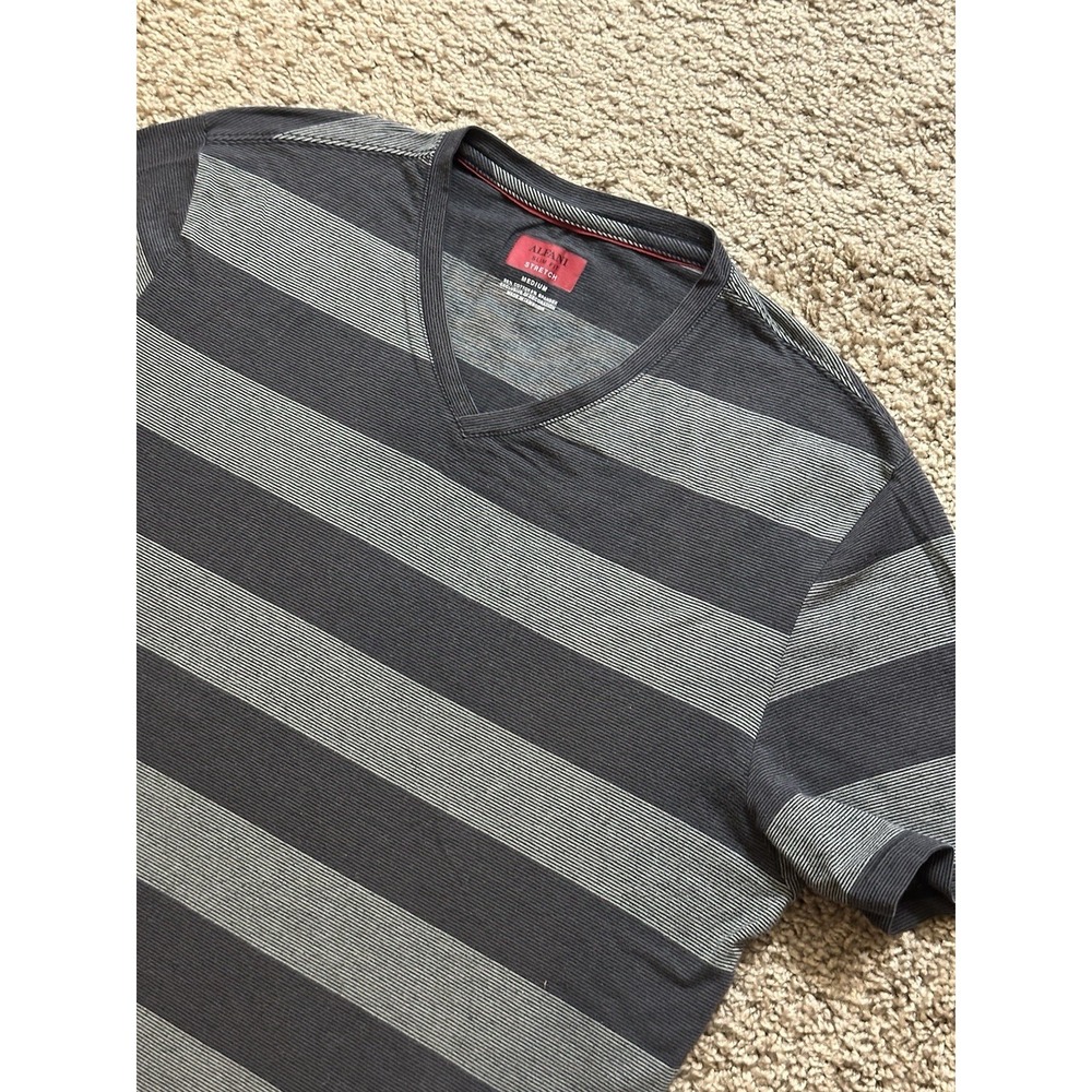 Men's Alfani Slim Fit Stretch Striped Short Sleeve V Neck Shirt - Medium